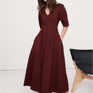 Bananna Republic Women's V-Neck Dress in Deep Burgundy with pockets!